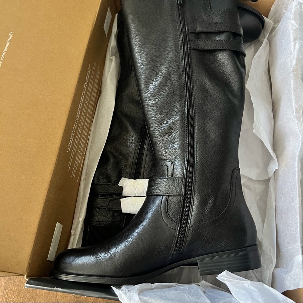 Naturalizer Jessie Leather Boots
Size 9.5 - Picture 4 of 8